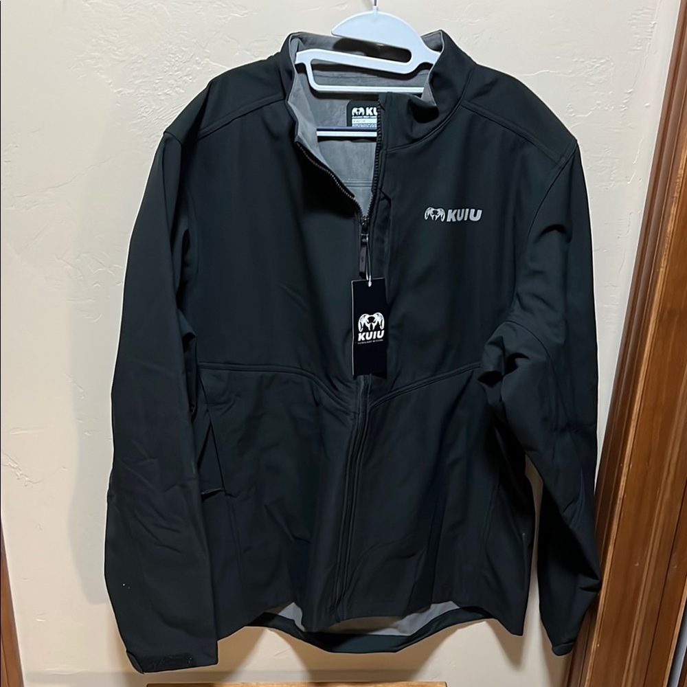 KUIU Midnight Black Softshell Jacket